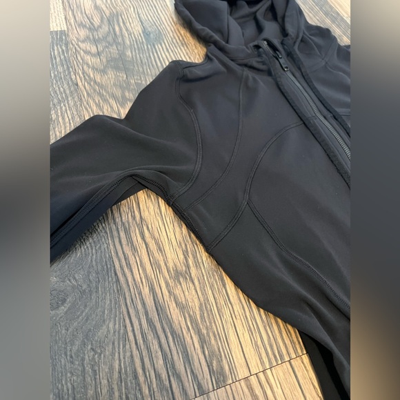 Lulu hooded define mesh jacket - Picture 3 of 7